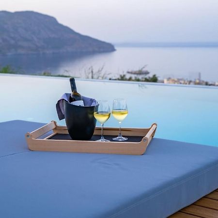 Istia Luxury Villas 卡尔帕索斯 外观 照片