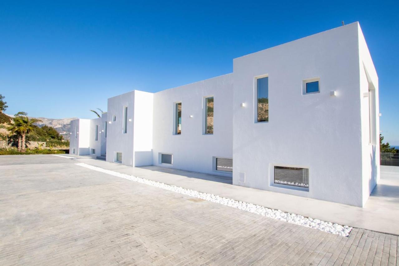 Istia Luxury Villas 卡尔帕索斯 外观 照片