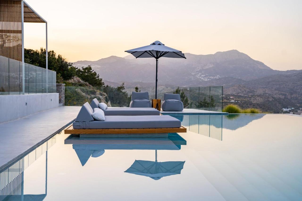 Istia Luxury Villas 卡尔帕索斯 外观 照片