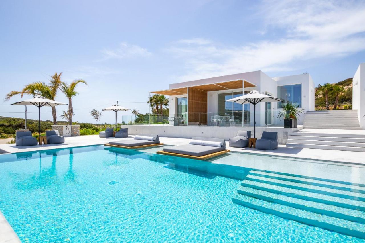 Istia Luxury Villas 卡尔帕索斯 外观 照片